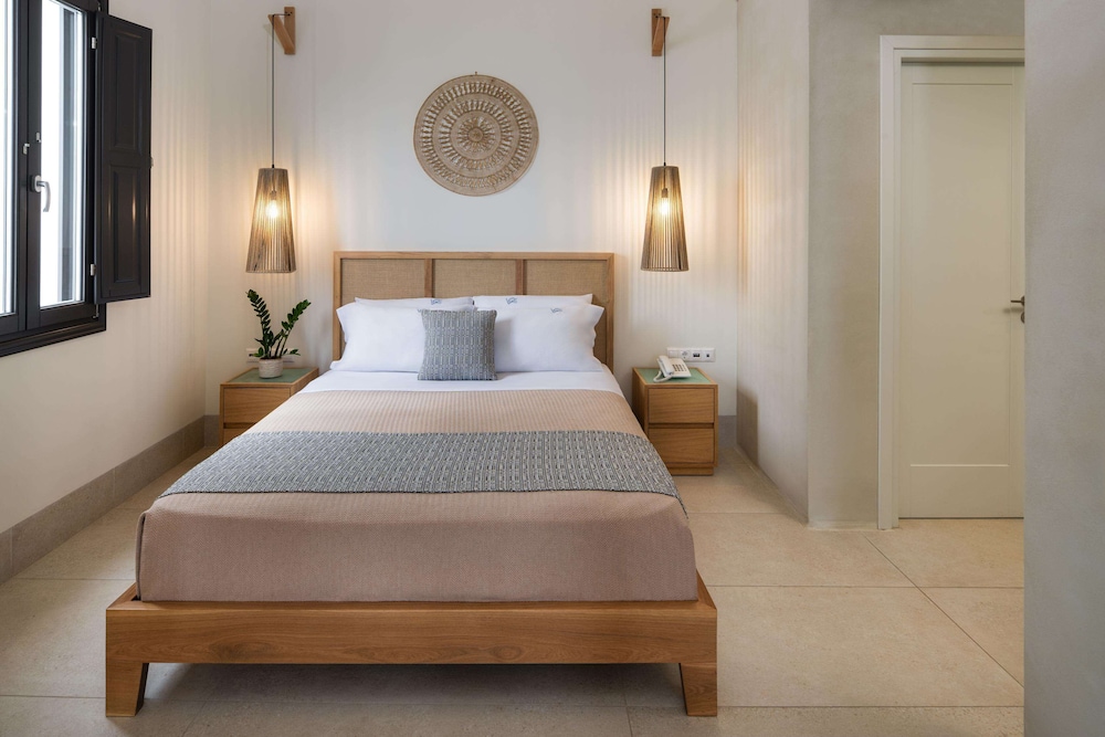 Venus Sunrise Suites & Villas — Hotel rooms in Imerovigli, South Aegean