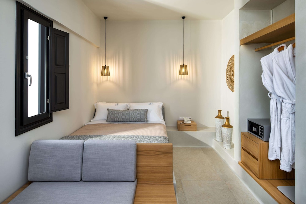 Venus Sunrise Suites & Villas — Hotel rooms in Imerovigli, South Aegean