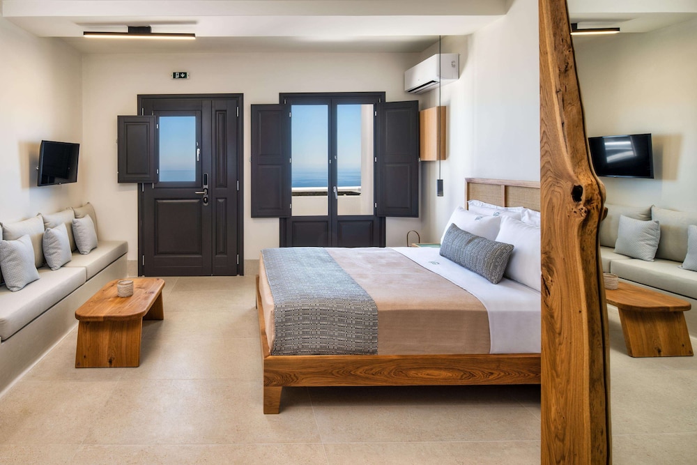 Venus Sunrise Suites & Villas — Hotel rooms in Imerovigli, South Aegean