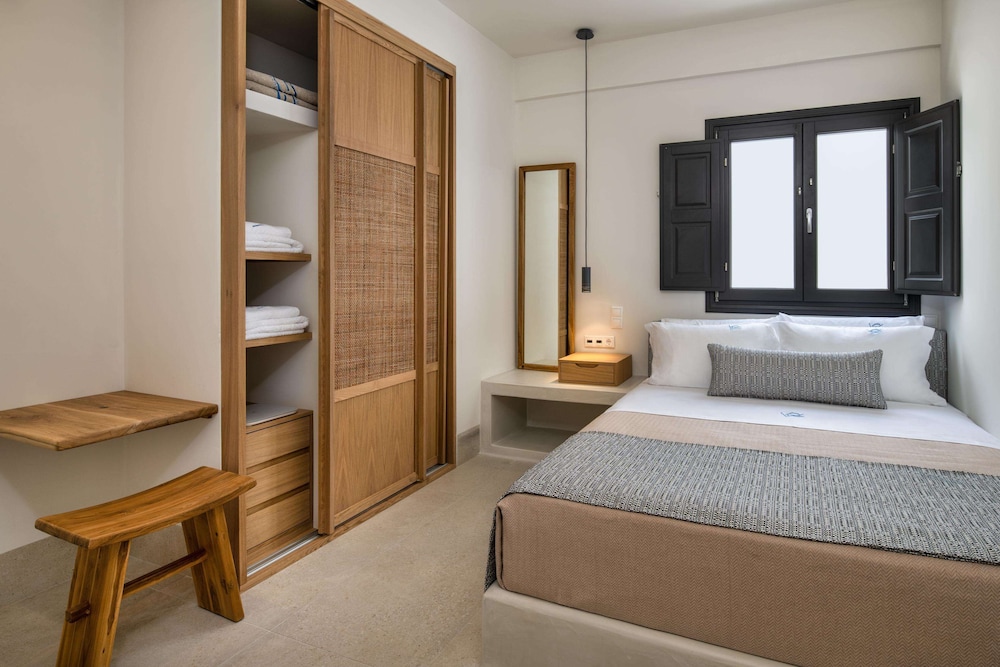 Venus Sunrise Suites & Villas — Hotel rooms in Imerovigli, South Aegean