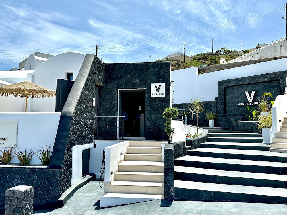 Venus Sunrise Suites & Villas — Hotel building in Imerovigli, South Aegean