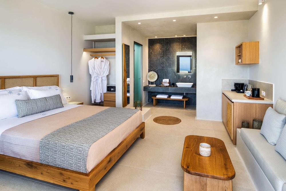 Venus Sunrise Suites & Villas — Hotel rooms in Imerovigli, South Aegean