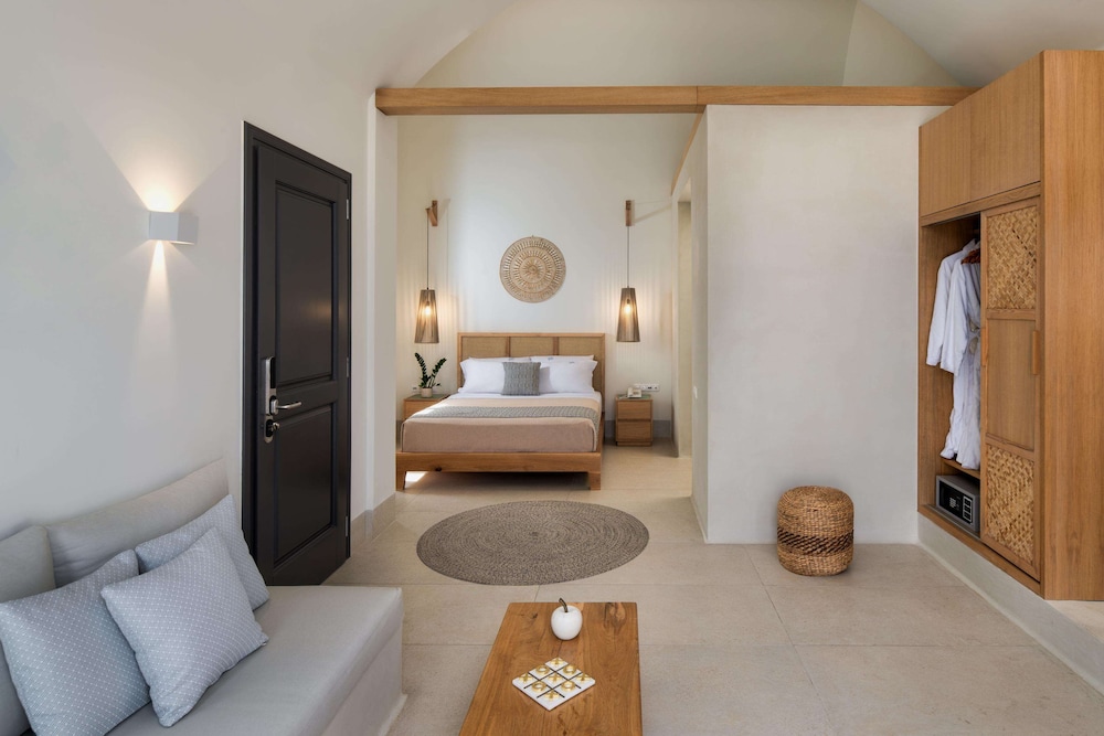 Venus Sunrise Suites & Villas — Hotel rooms in Imerovigli, South Aegean