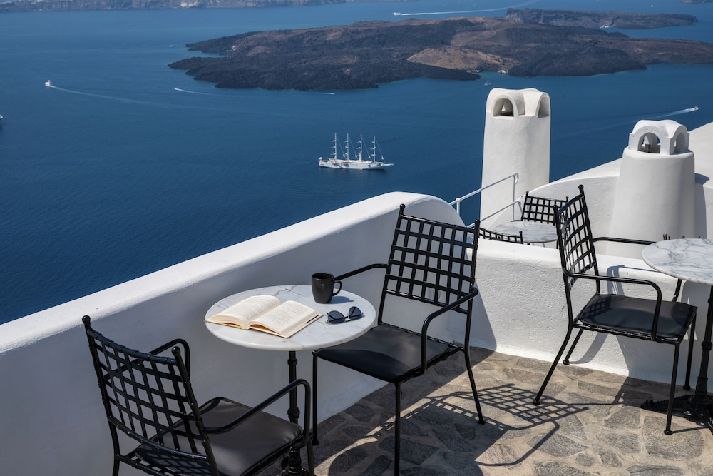 Eteoro Suites — Attractions in the area in Imerovigli, South Aegean