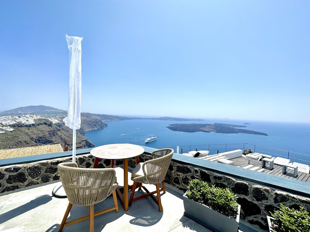 Eteoro Suites — Attractions in the area in Imerovigli, South Aegean