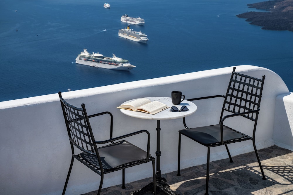 Eteoro Suites — Attractions in the area in Imerovigli, South Aegean