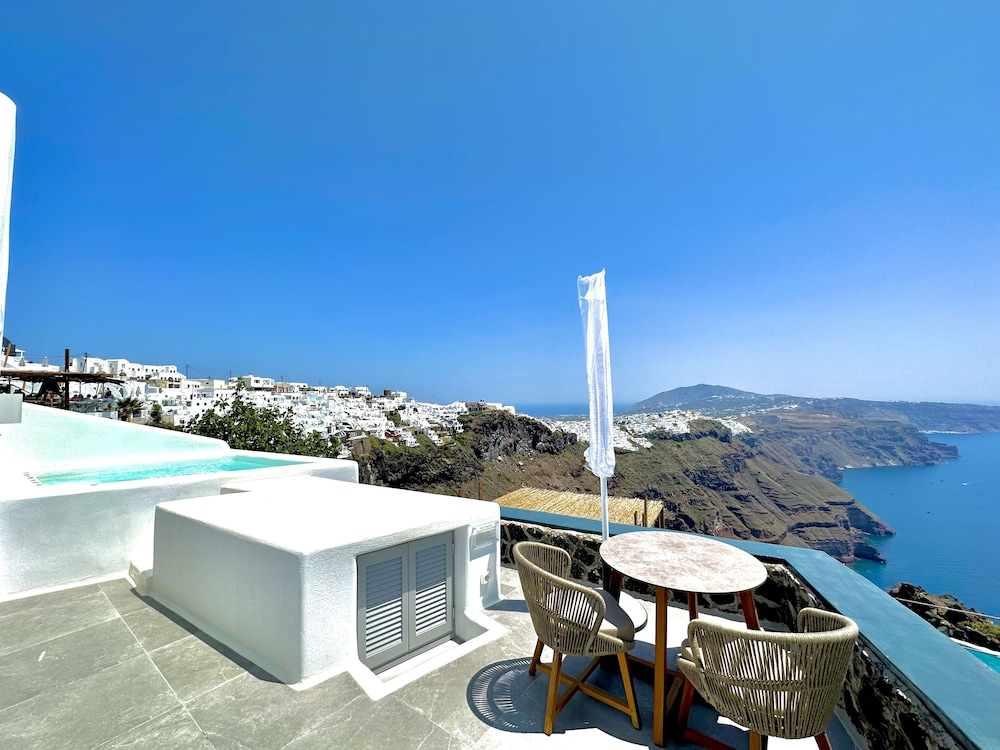 Eteoro Suites — Attractions in the area in Imerovigli, South Aegean