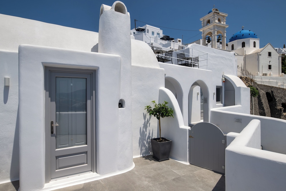 Eteoro Suites — Hotel building in Imerovigli, South Aegean