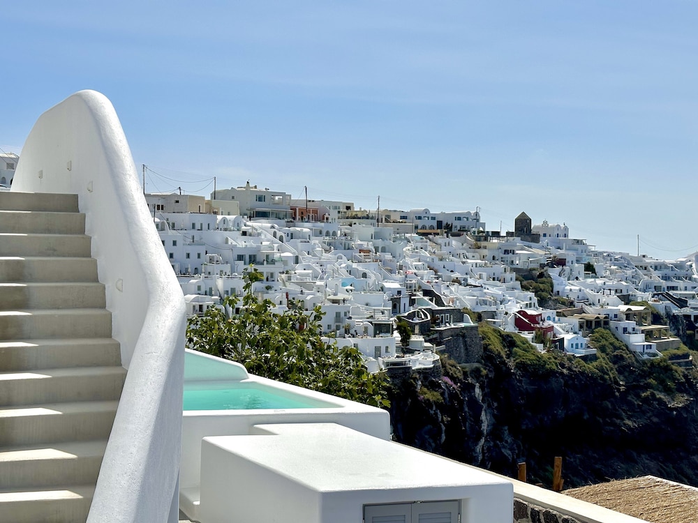 Eteoro Suites — Attractions in the area in Imerovigli, South Aegean