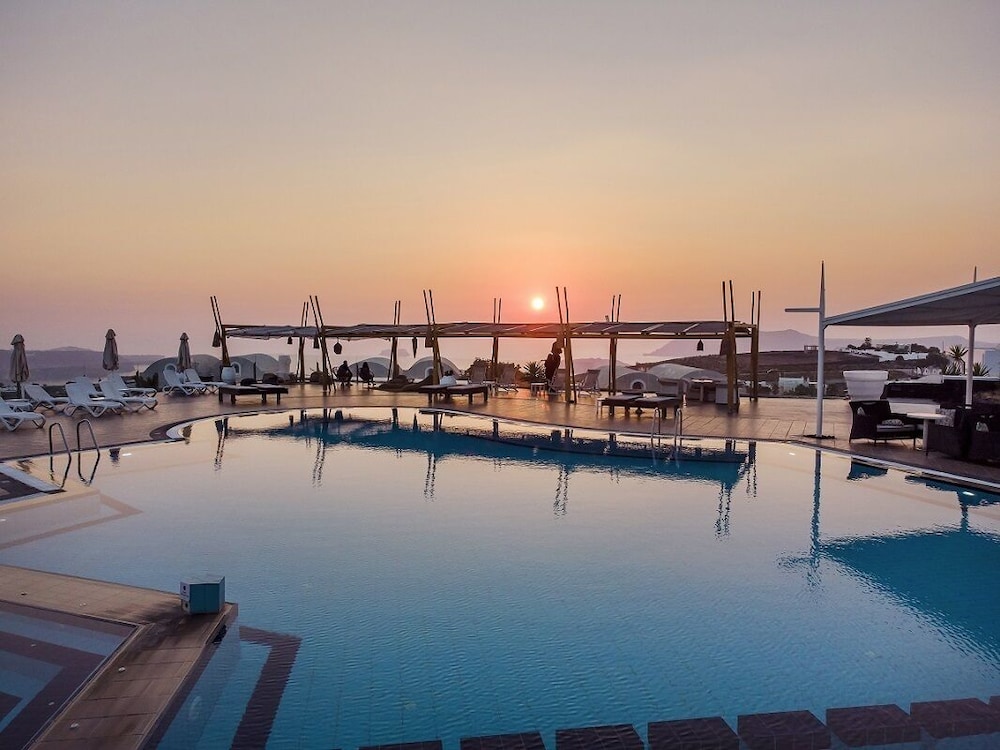 Smy Santorini Suites & Villas - zdjęcie 3