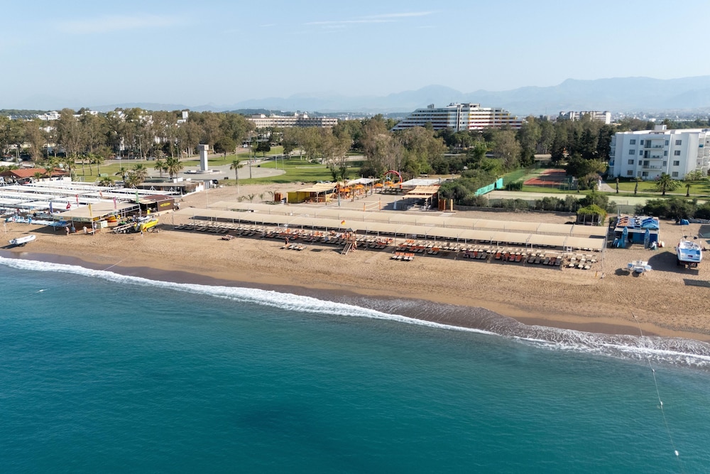 Megasaray Resort Side — Beach in Titreyengol