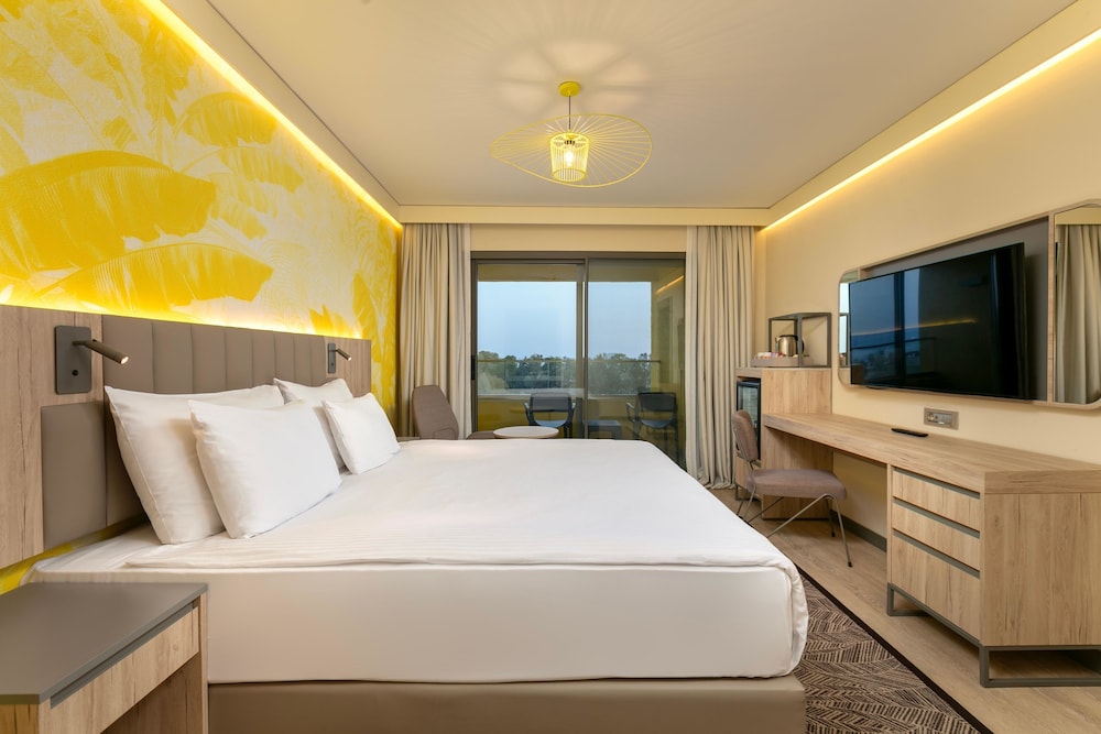 Megasaray Resort Side — Hotel rooms in Titreyengol