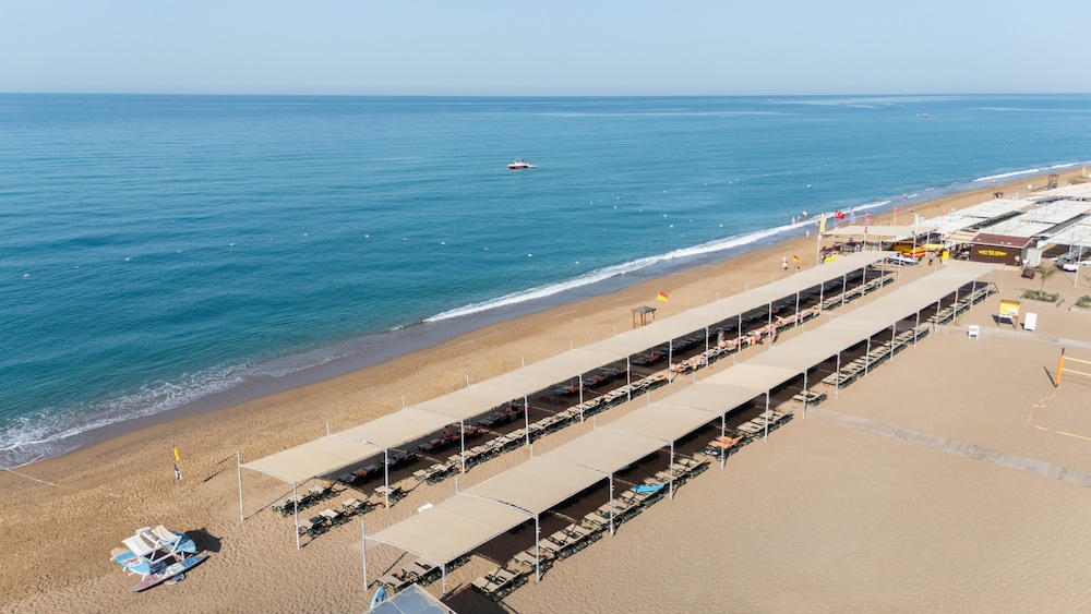 Megasaray Resort Side — Beach in Titreyengol