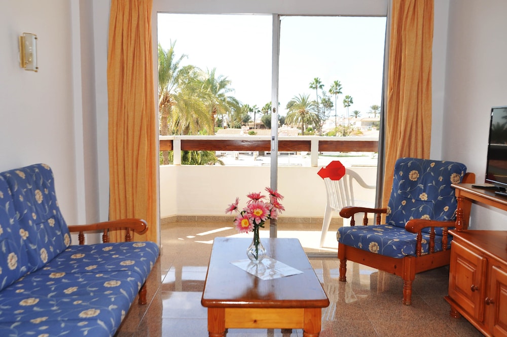 Las Camelias — Hotel rooms in Playa del Ingles, Canary Islands