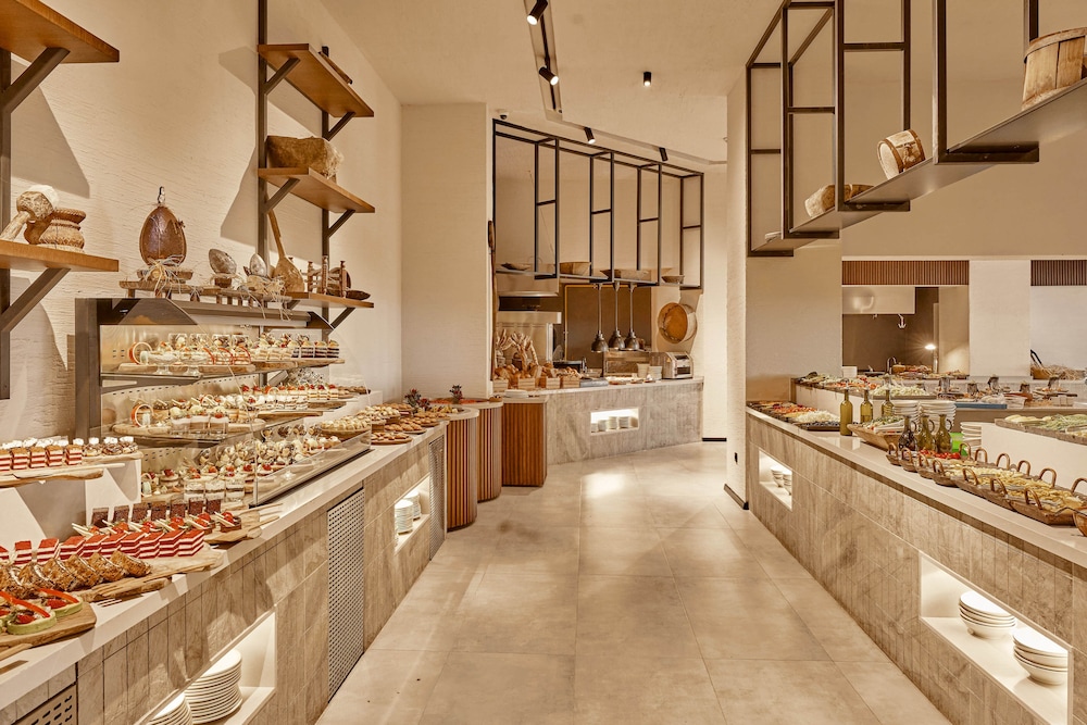 Balmy Beach Resort Kemer - All Inclusive — Restaurant & bars in Kemer