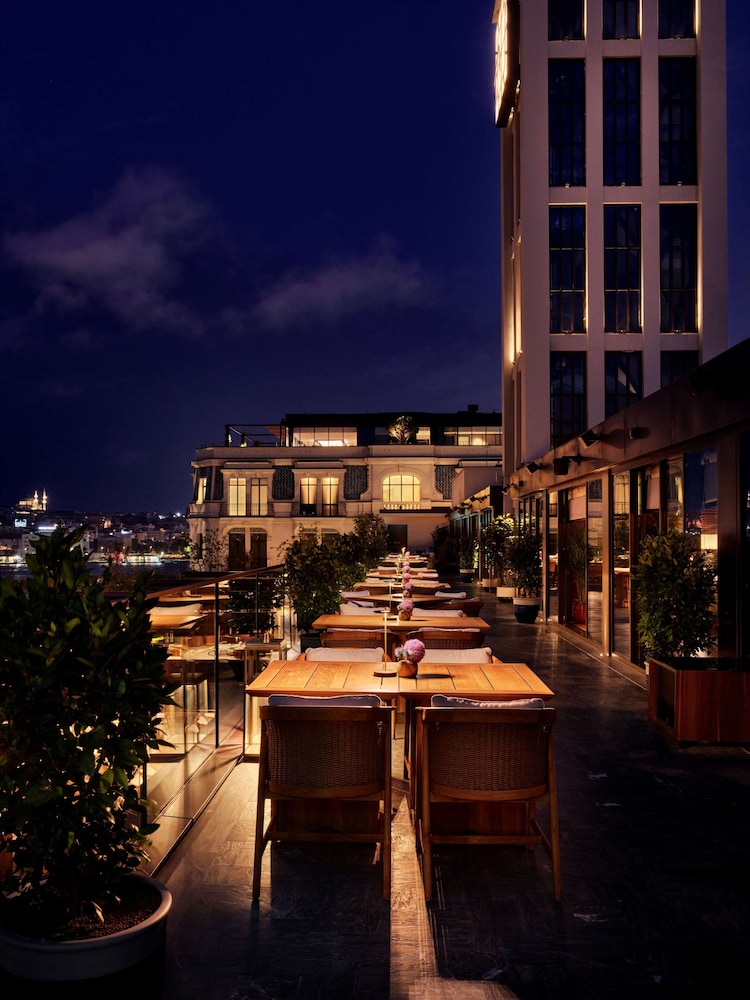 The Peninsula Istanbul — Restaurant & bars in Istanbul, Istanbul