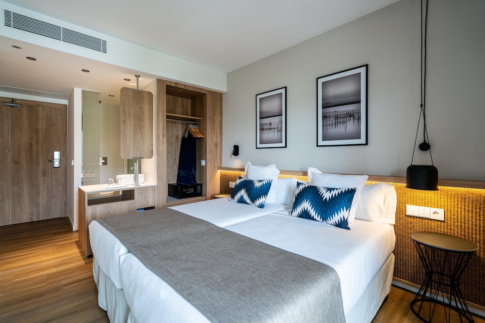 THB Bamboo Alcudia Hotel - Adults Only — Hotel rooms in Alcudia, Balearic Islands