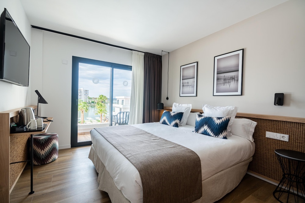 THB Bamboo Alcudia Hotel - Adults Only — Hotel rooms in Alcudia, Balearic Islands