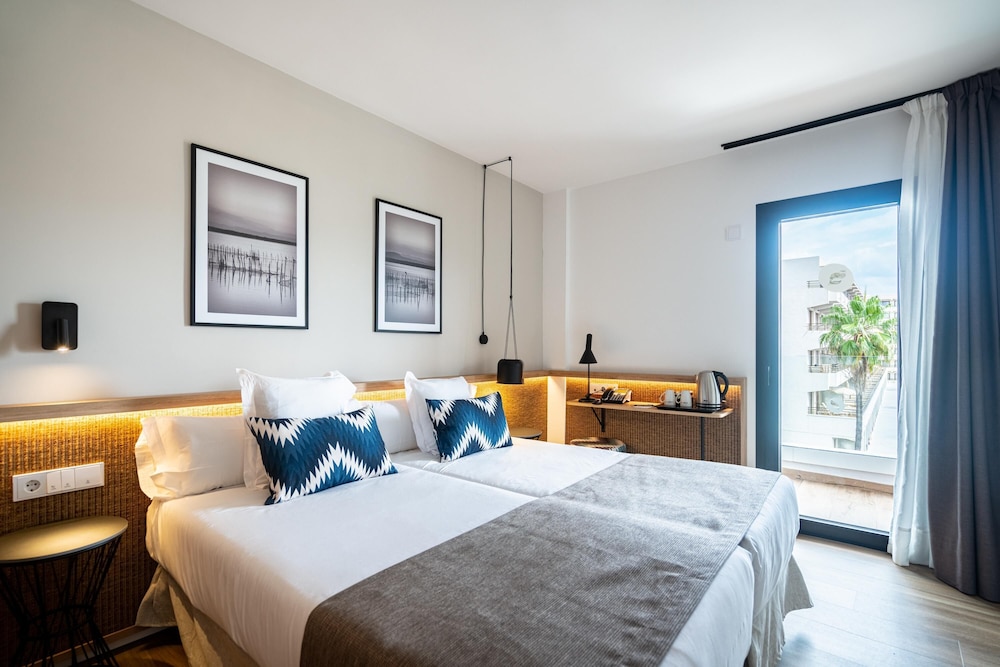 THB Bamboo Alcudia Hotel - Adults Only — Hotel rooms in Alcudia, Balearic Islands