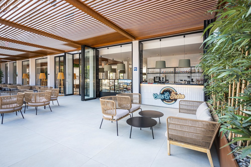 THB Bamboo Alcudia Hotel - Adults Only — Restaurant & bars in Alcudia, Balearic Islands