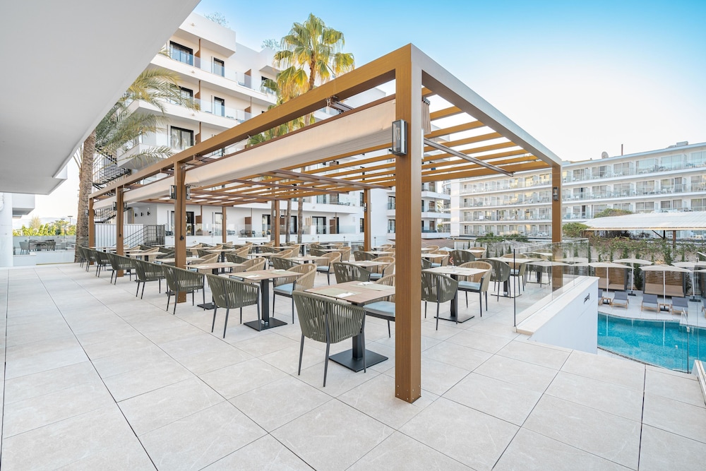 THB Bamboo Alcudia Hotel - Adults Only — Restaurant & bars in Alcudia, Balearic Islands