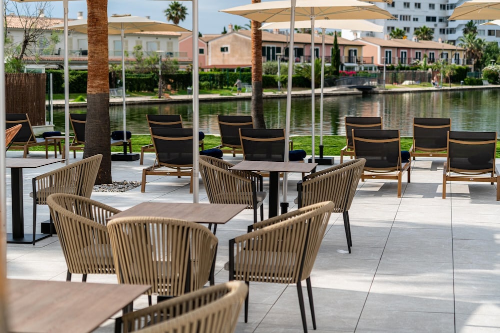 THB Bamboo Alcudia Hotel - Adults Only — Restaurant & bars in Alcudia, Balearic Islands