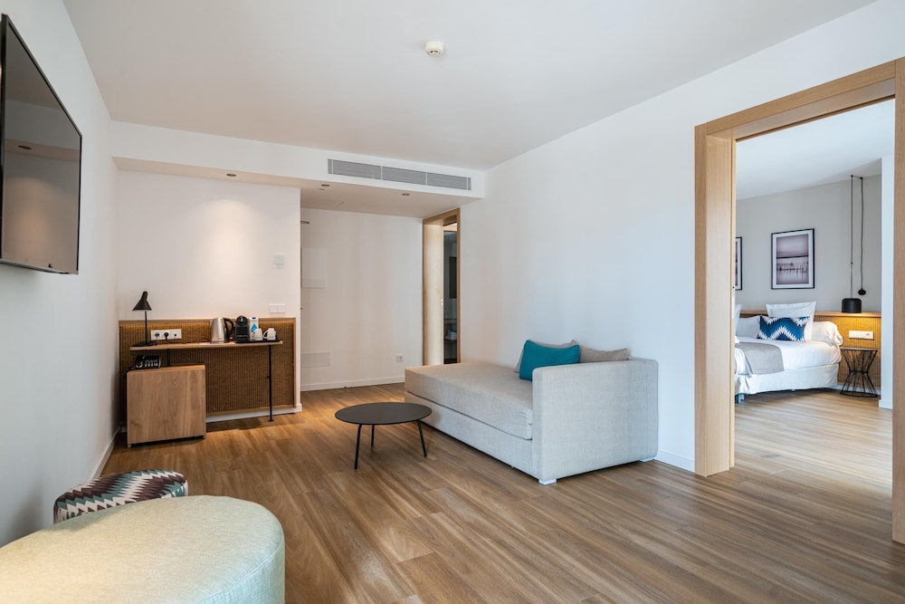 THB Bamboo Alcudia Hotel - Adults Only — Hotel rooms in Alcudia, Balearic Islands