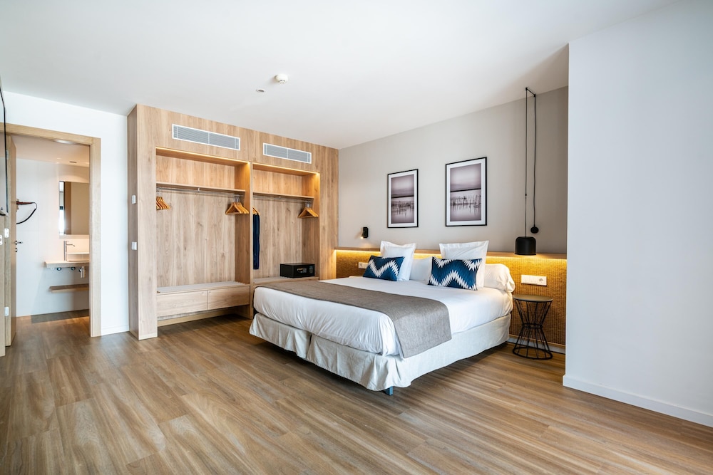 THB Bamboo Alcudia Hotel - Adults Only — Hotel rooms in Alcudia, Balearic Islands