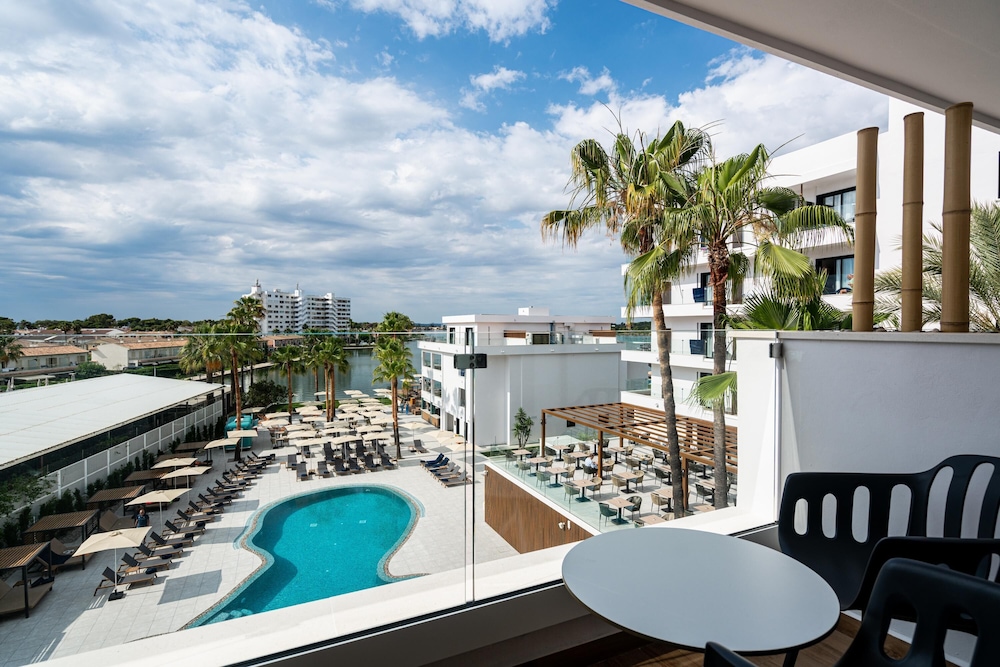 THB Bamboo Alcudia Hotel - Adults Only — Swimming pool in Alcudia, Balearic Islands