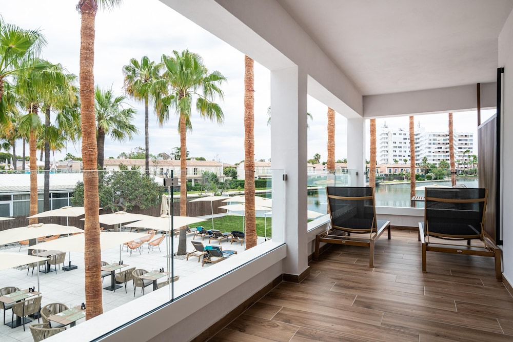 THB Bamboo Alcudia Hotel - Adults Only — Hotel rooms in Alcudia, Balearic Islands