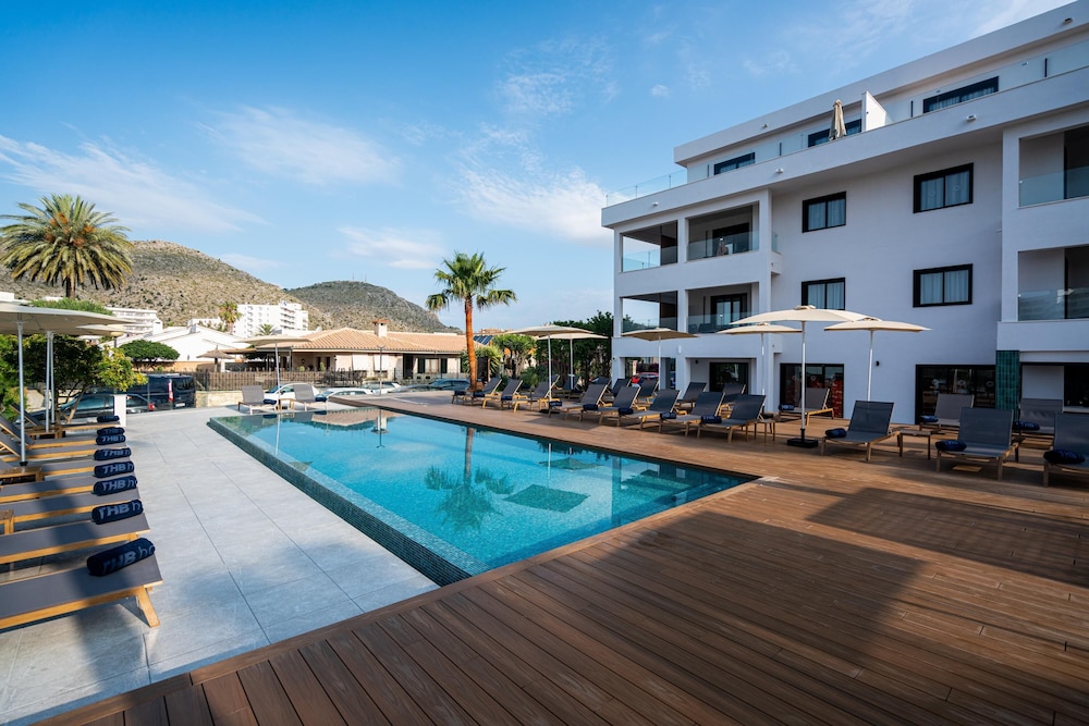THB Bamboo Alcudia Hotel - Adults Only — Swimming pool in Alcudia, Balearic Islands