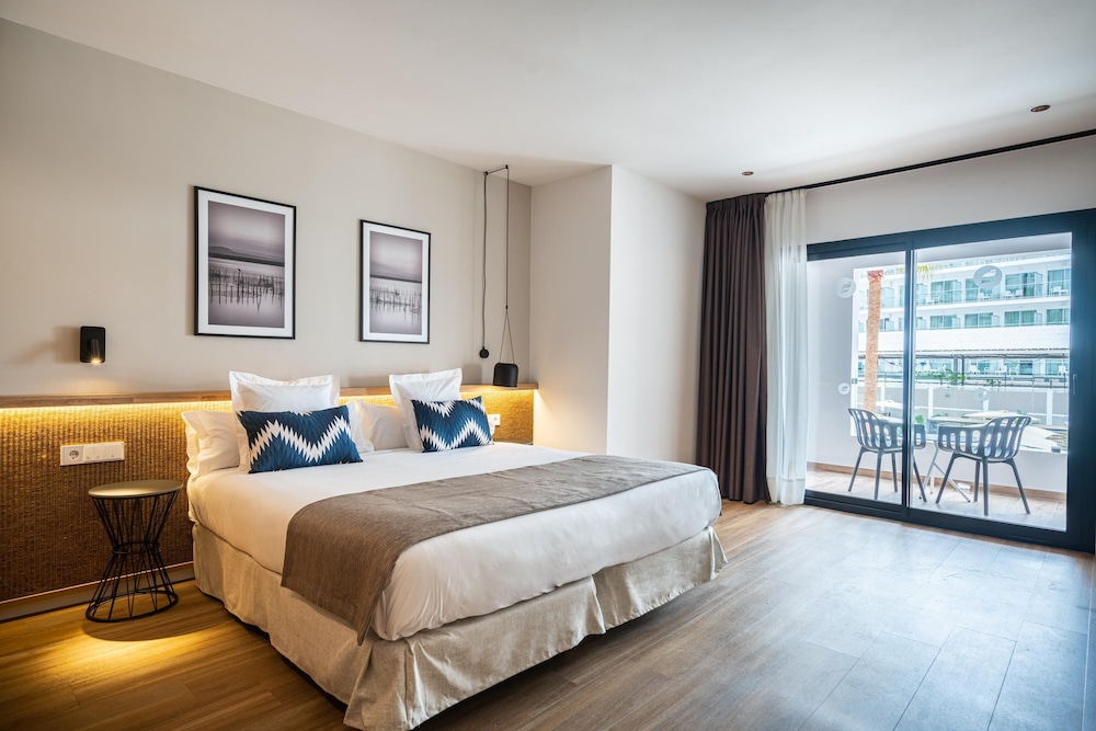 THB Bamboo Alcudia Hotel - Adults Only — Hotel rooms in Alcudia, Balearic Islands