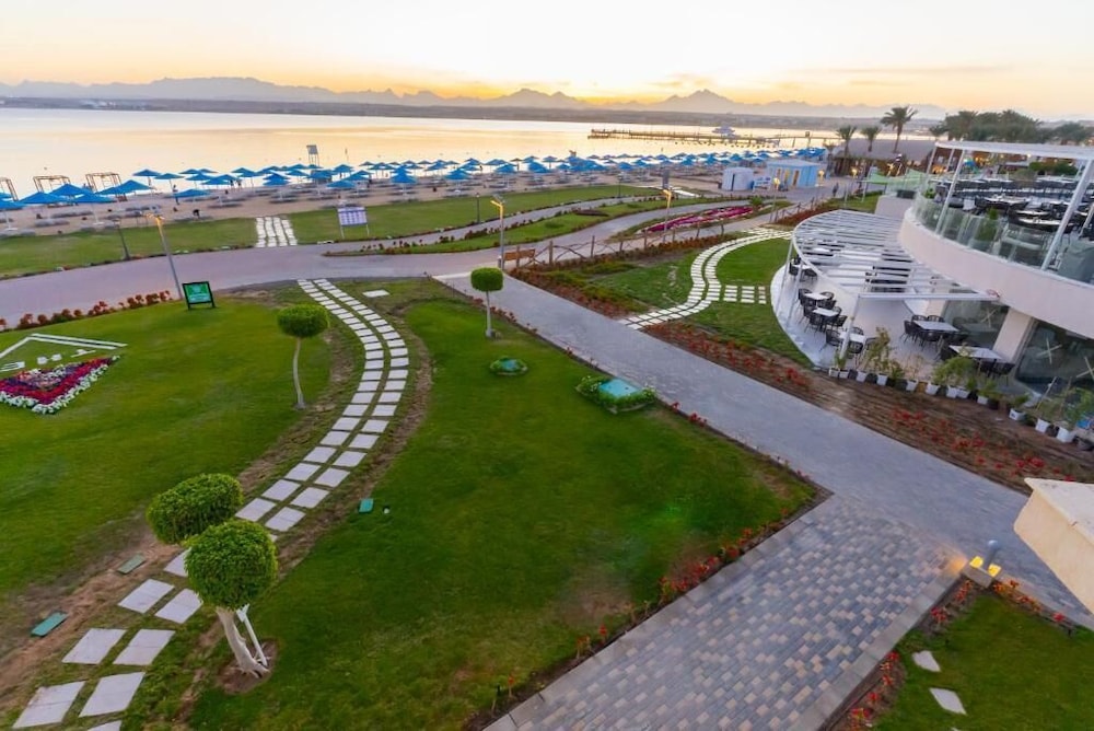 The V Luxury Resort Sahl Hasheesh — Beach in Sahl Hasheesh, Red Sea