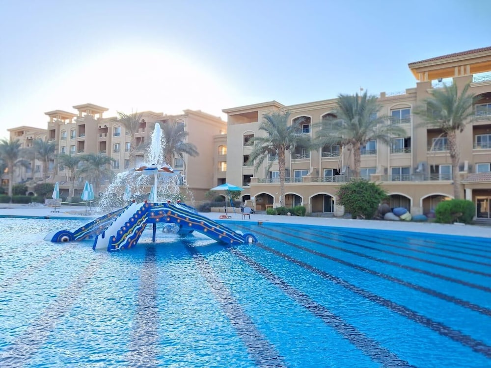 The V Luxury Resort Sahl Hasheesh — Swimming pool in Sahl Hasheesh, Red Sea