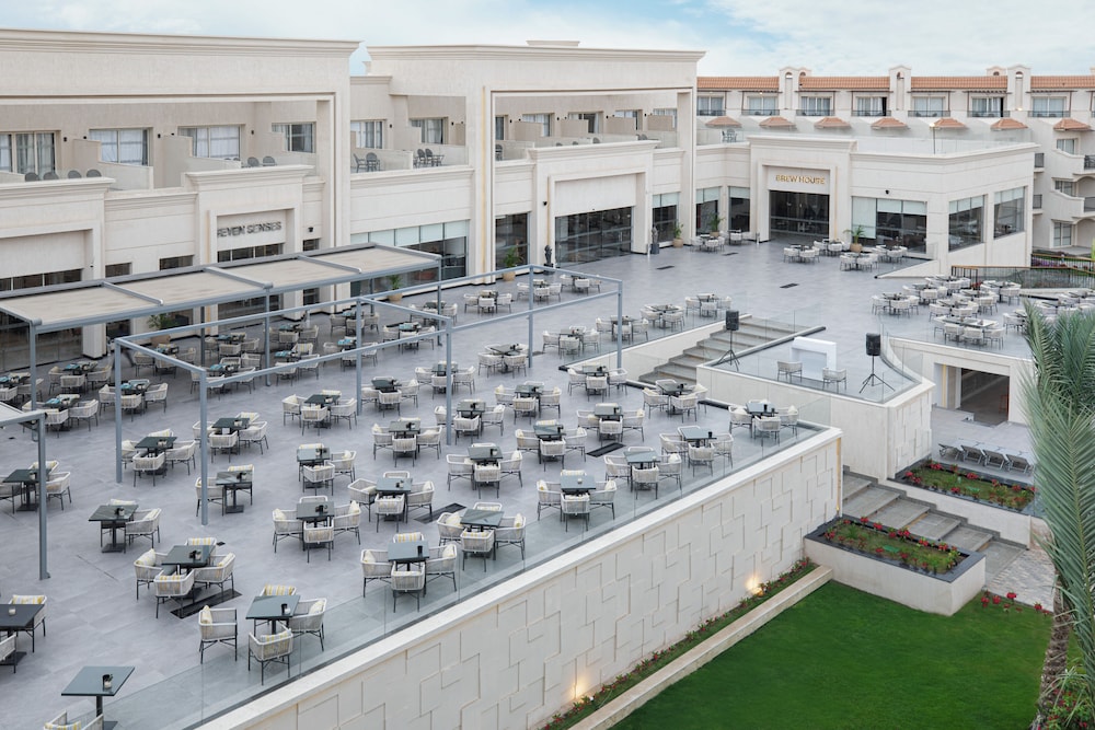 The V Luxury Resort Sahl Hasheesh — Restaurant & bars in Sahl Hasheesh, Red Sea