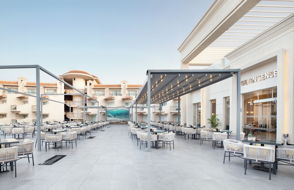 The V Luxury Resort Sahl Hasheesh — Restaurant & bars in Sahl Hasheesh, Red Sea