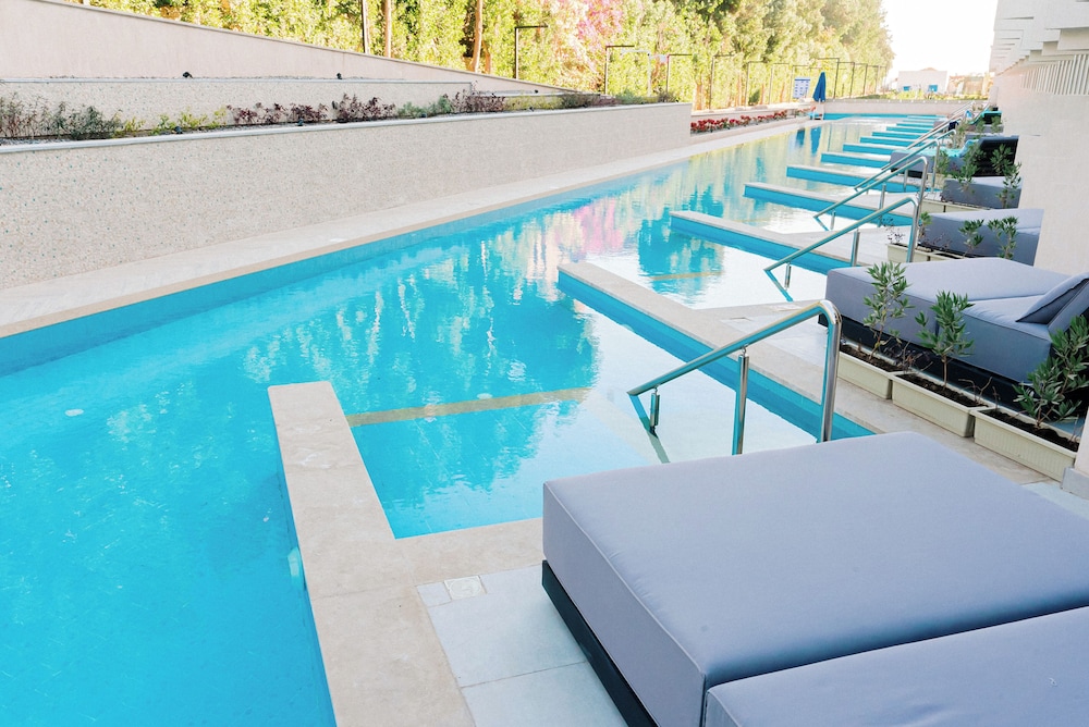The V Luxury Resort Sahl Hasheesh — Swimming pool in Sahl Hasheesh, Red Sea