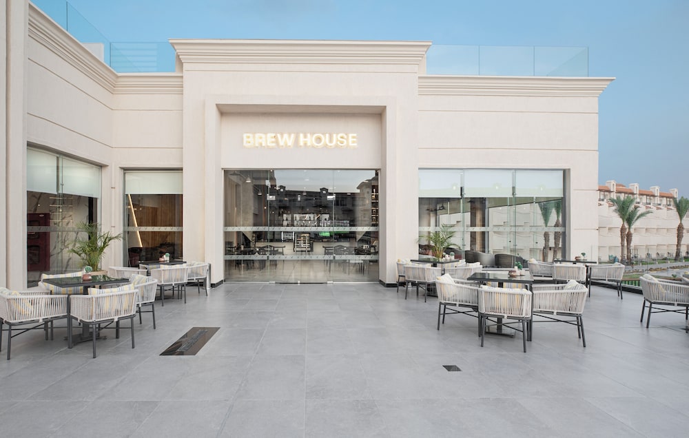 The V Luxury Resort Sahl Hasheesh — Restaurant & bars in Sahl Hasheesh, Red Sea