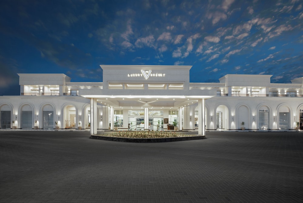 The V Luxury Resort Sahl Hasheesh — Hotel building in Sahl Hasheesh, Red Sea