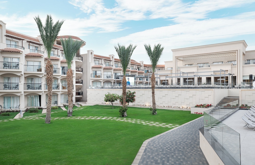 The V Luxury Resort Sahl Hasheesh — Hotel building in Sahl Hasheesh, Red Sea