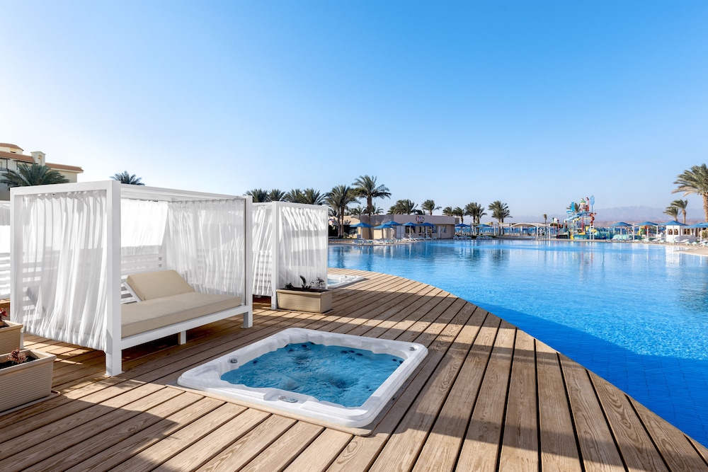 The V Luxury Resort Sahl Hasheesh — Swimming pool in Sahl Hasheesh, Red Sea