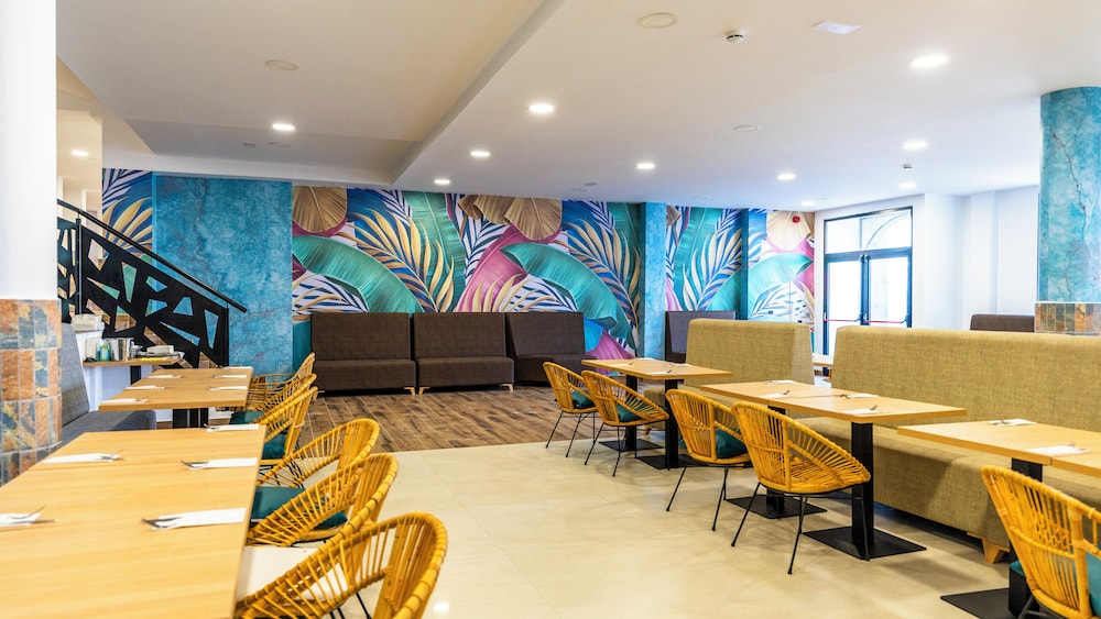 Bakour Lanzarote Splash — Restaurant & bars in Puerto del Carmen, Canary Islands