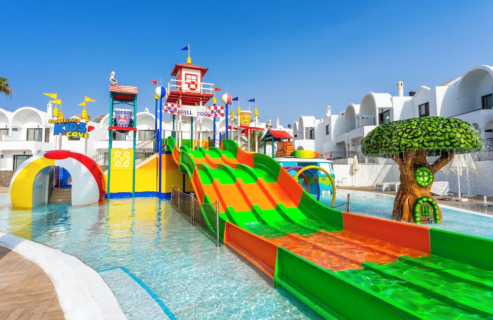 Bakour Lanzarote Splash — Attractions for children in Puerto del Carmen, Canary Islands