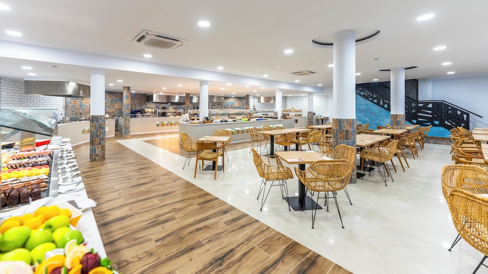 Bakour Lanzarote Splash — Restaurant & bars in Puerto del Carmen, Canary Islands