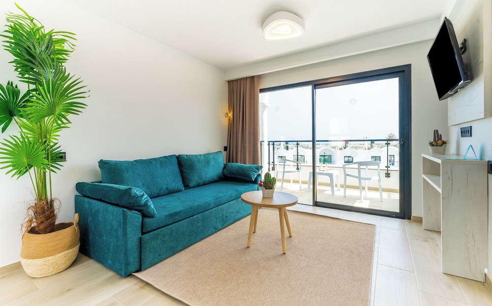 Bakour Lanzarote Splash — Hotel rooms in Puerto del Carmen, Canary Islands