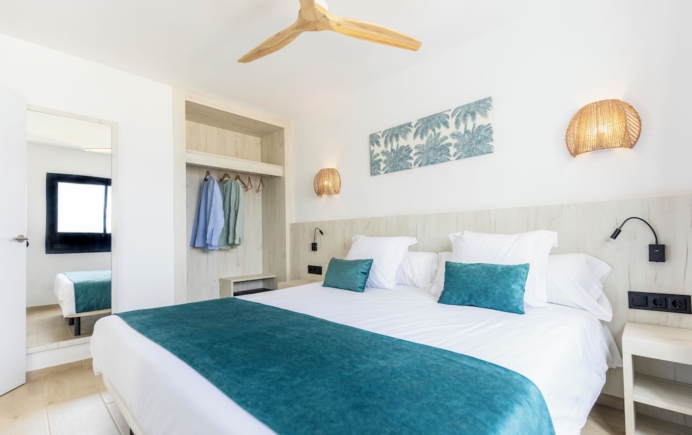 Bakour Lanzarote Splash — Hotel rooms in Puerto del Carmen, Canary Islands