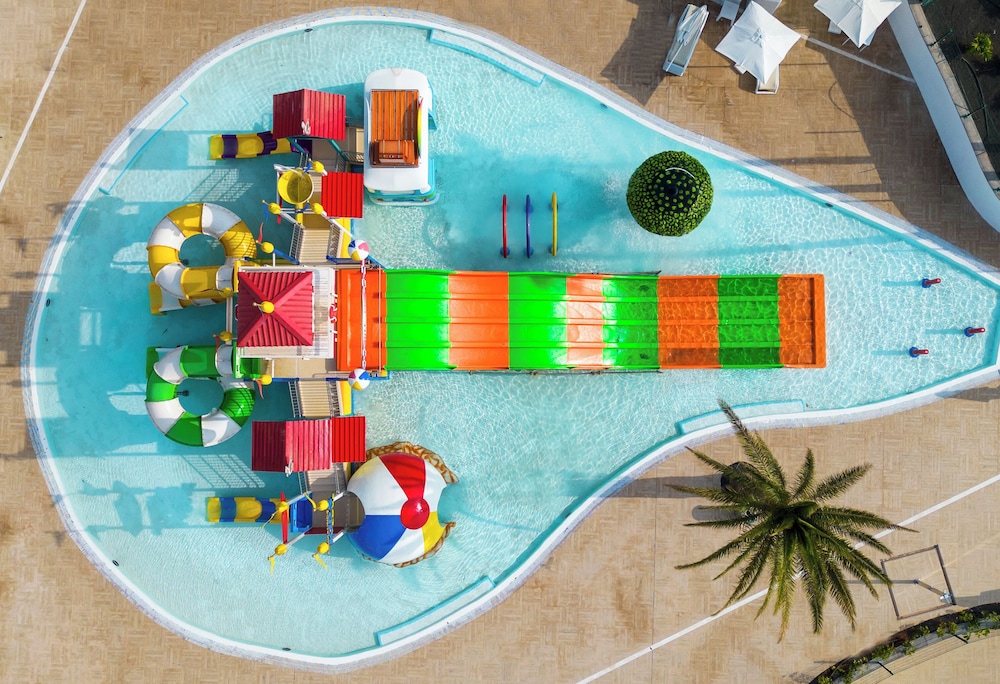 Bakour Lanzarote Splash — Attractions for children in Puerto del Carmen, Canary Islands