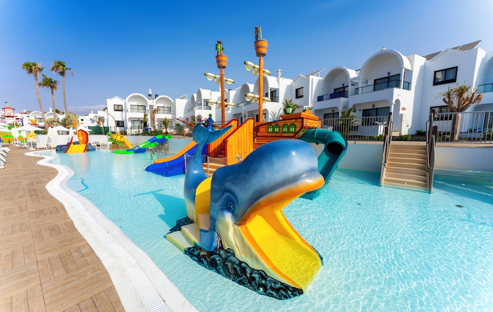 Bakour Lanzarote Splash — Attractions for children in Puerto del Carmen, Canary Islands