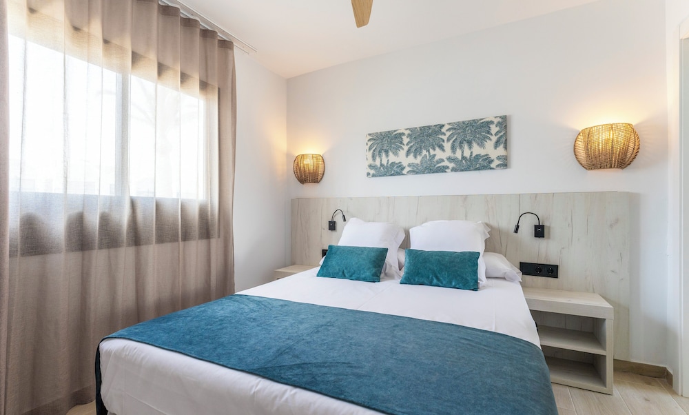 Bakour Lanzarote Splash — Hotel rooms in Puerto del Carmen, Canary Islands