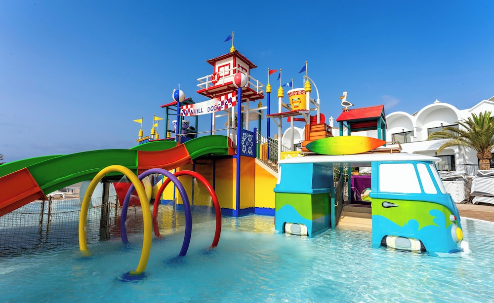 Bakour Lanzarote Splash — Attractions for children in Puerto del Carmen, Canary Islands
